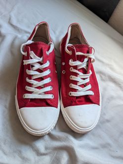 Converse size 8.5