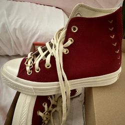 New Converse WMN’s Size 6