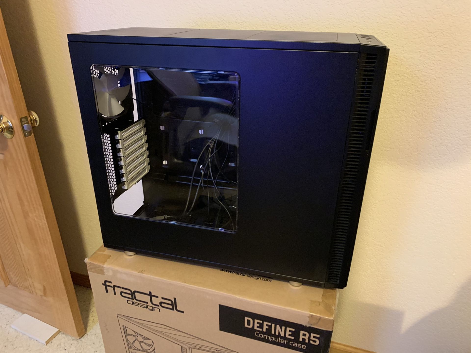 Fractal Design Define R5 with Window and custom PSU Shroud