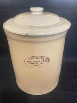 Medalta potteries LTD 1gallon  crock