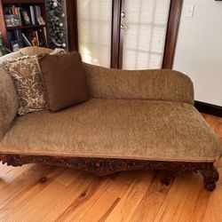 Beautiful Chaise Lounge 