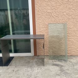 Metal Table With Glass 40x27x18