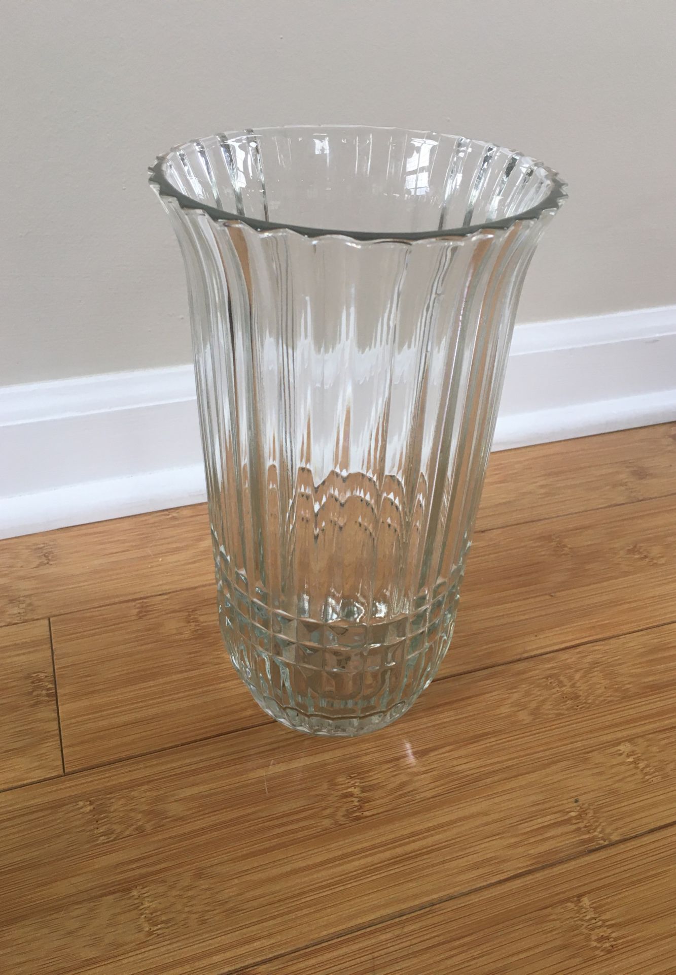 Glass vase