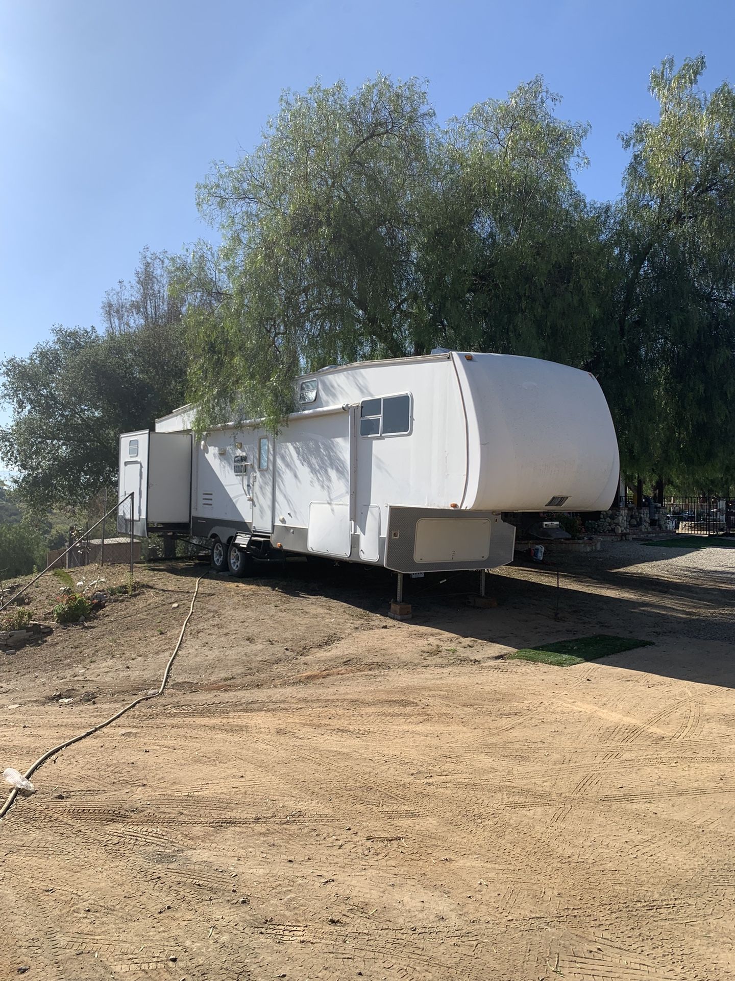 38’ RV Trailer