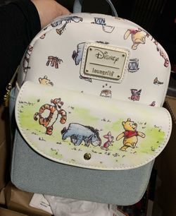 WINNIE THE POOH LOUNGEFLY