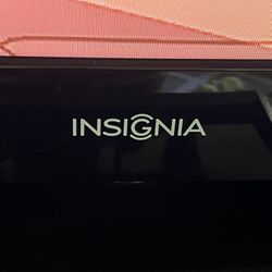 Insignia TV 52 inches with remote