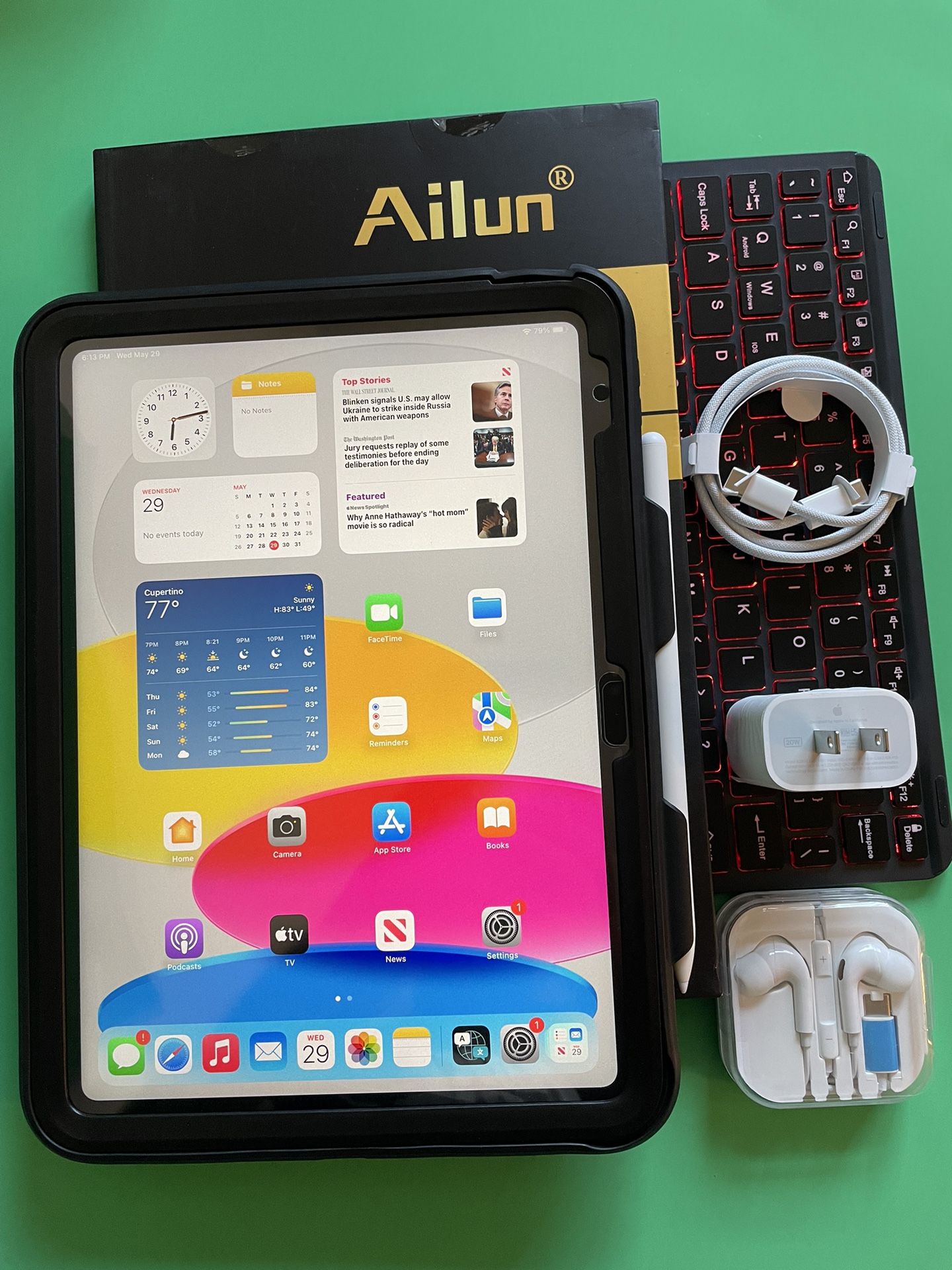 256gb Apple IPad 10th Generation (10.9” Liquid Retina / Latest 2022 ) with pen, keyboard, case & Accessories (warranty 02/ 2025)