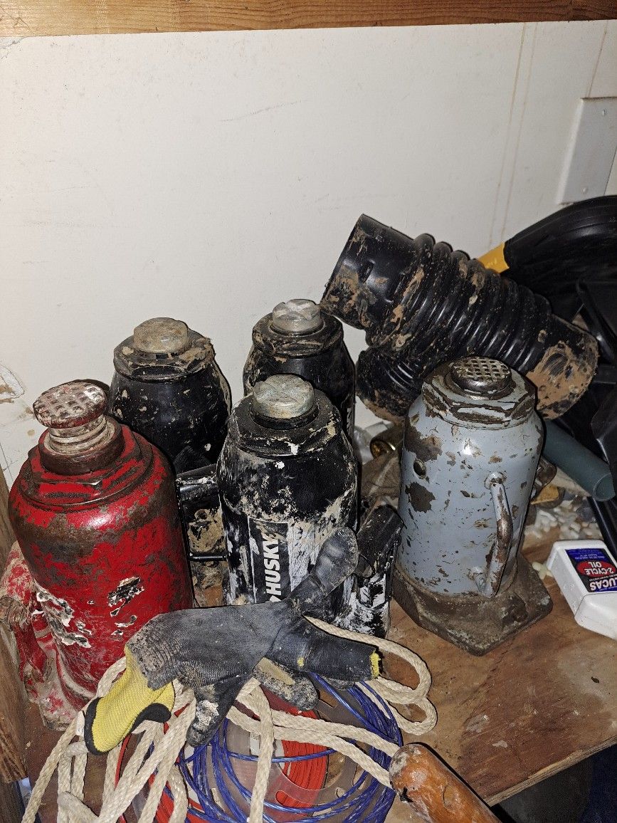 Botle Jacks Used 100 Dollars For All Or 25 Each