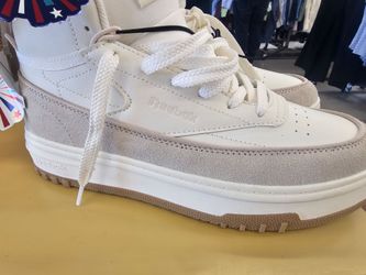 Size 9. Women Reebok Galaxy 11 White (Ivory)