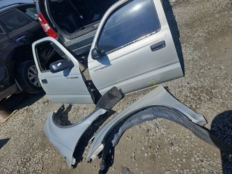 Tacoma Parts 2004 available