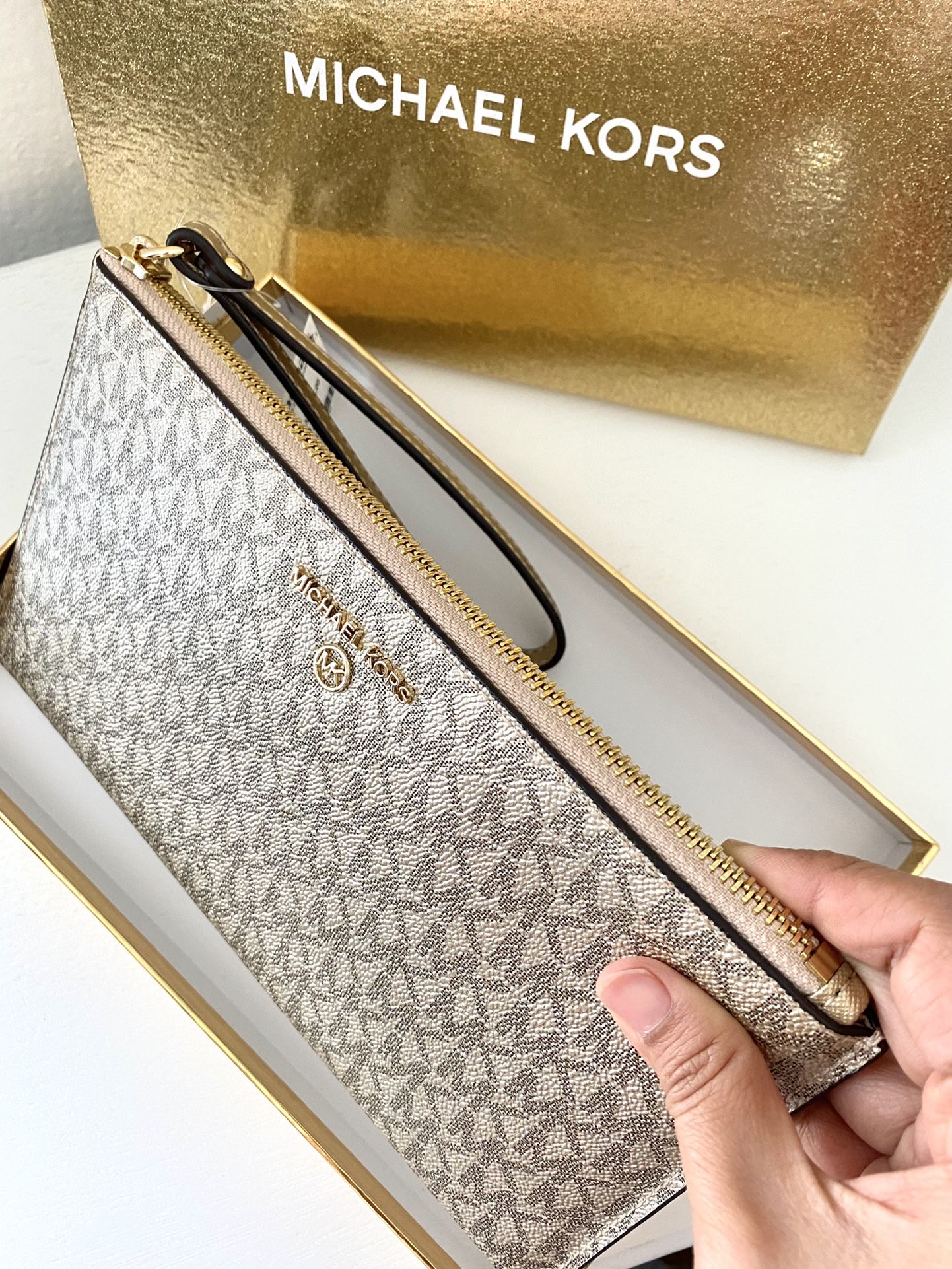 Michael kors large gift box hotsell