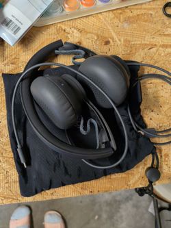Logi Over-Ear Wireless Headphones Black