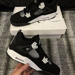 Jordan 4 White Thunder Size 8.5 Men’s Sneakers