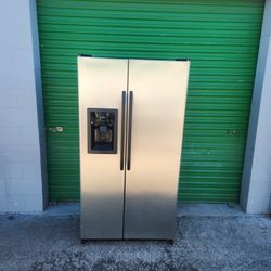 G/E Stainless Steel Side By Side Refrigerator 