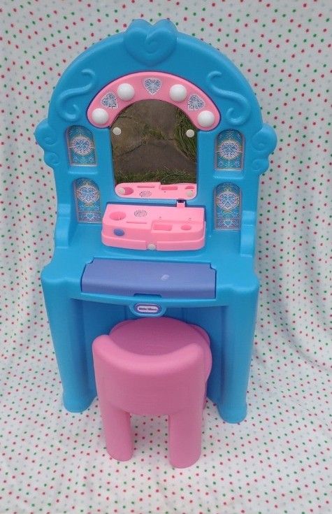 Little Tikes Ice Princess Magic Mirror - Roleplay Vanity with Lights Sounds & Pr