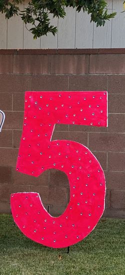 Giant “5”