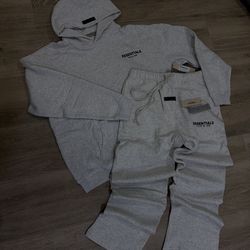 Light oatmeal grey Essentials whole set Size Large