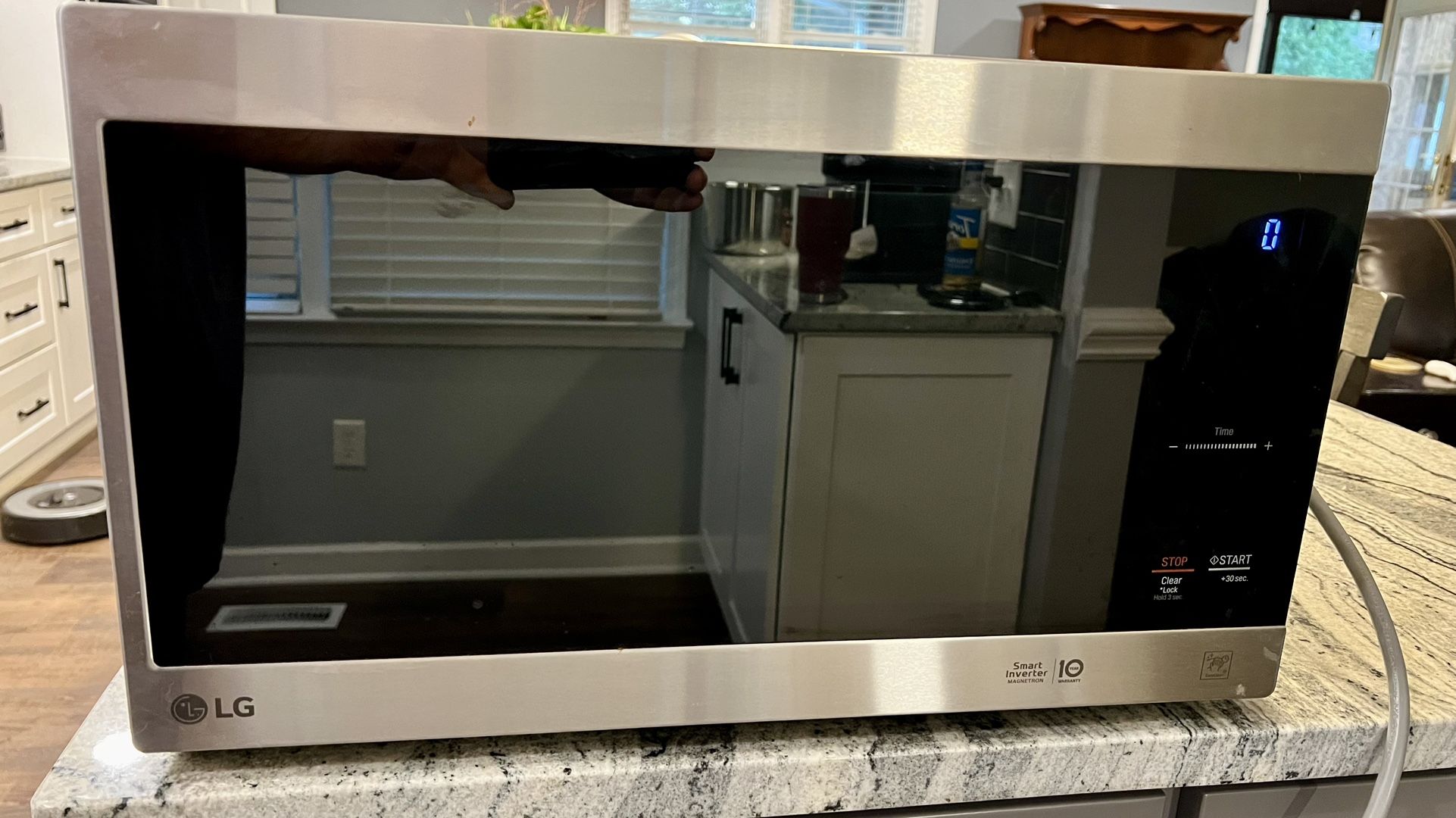 LG LMC1575ST Countertop Microwave