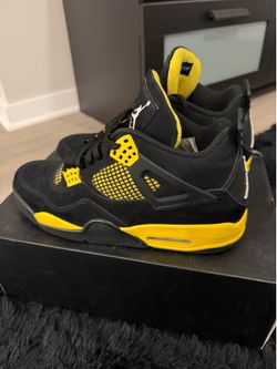 Jordan 4 Retro Thunder (2023) Size 11