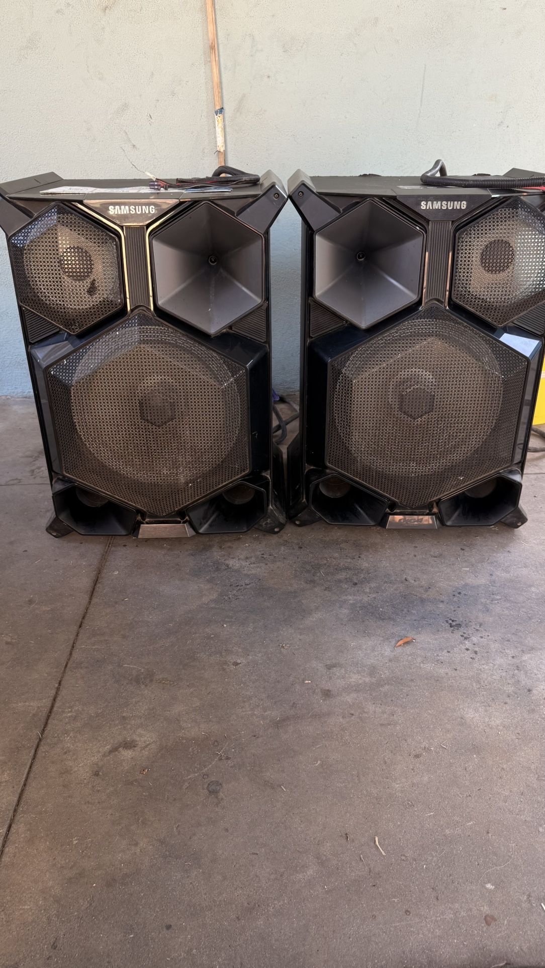 Samsung Speakers 