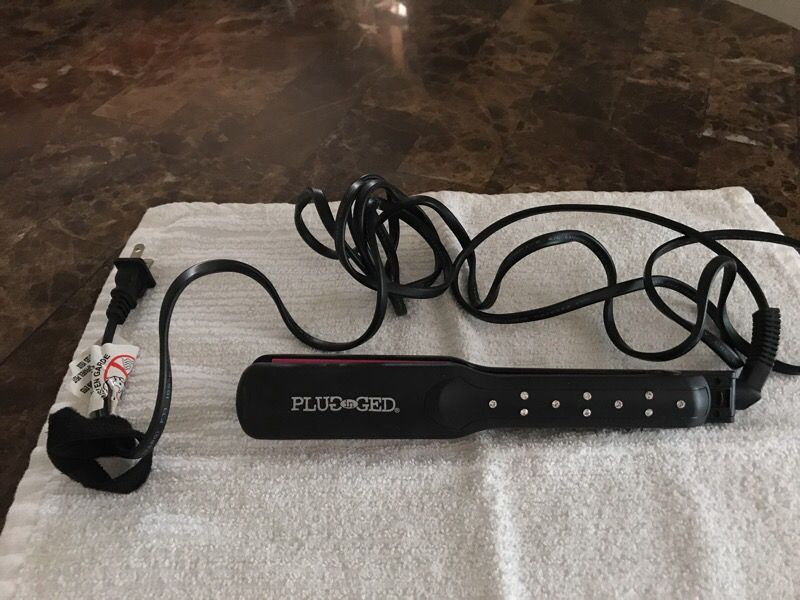 Plug-in-GED Flat Iron