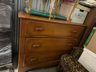 Vintage 1930s dresser