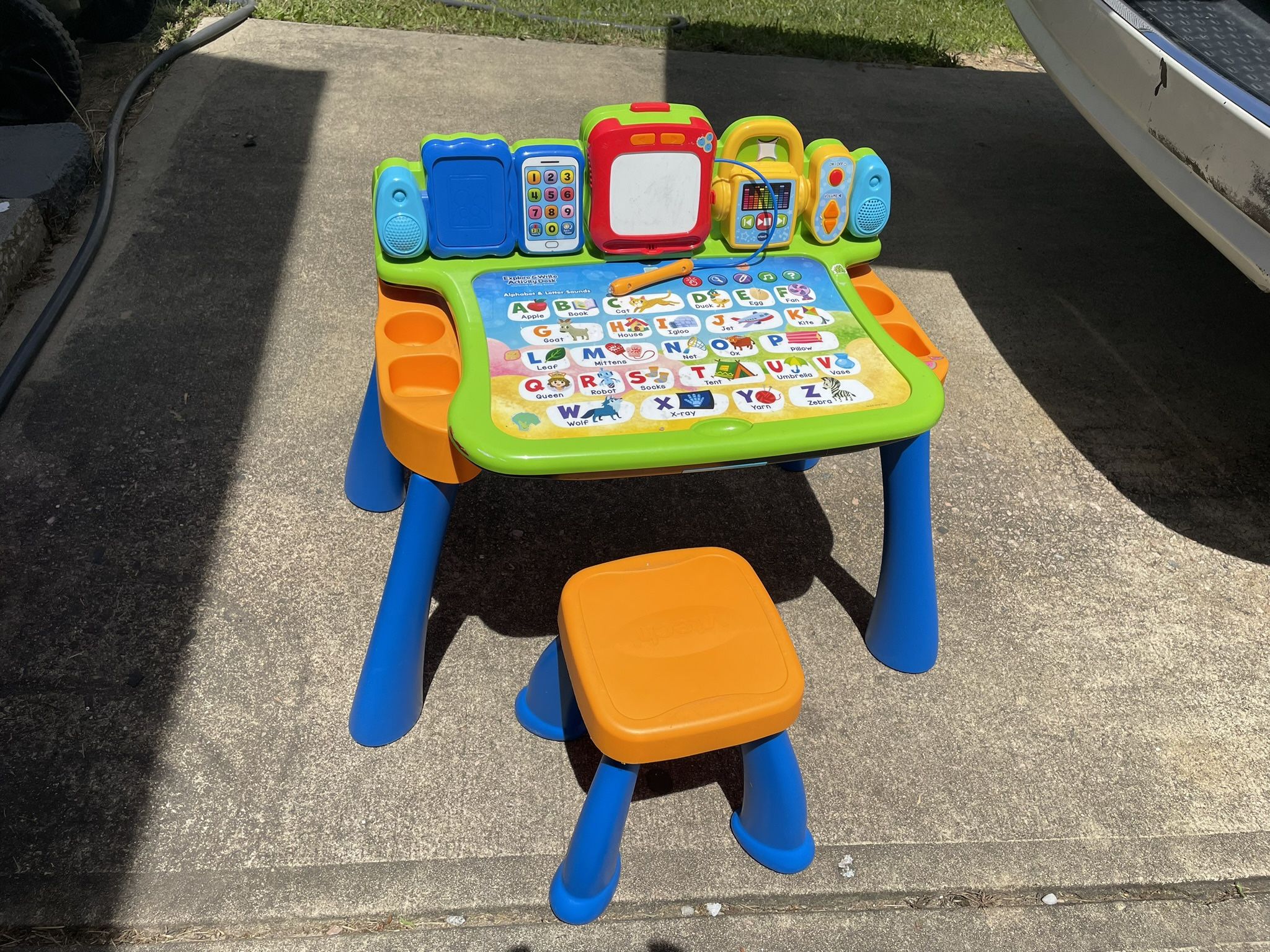 Vtech Explore & Write Activity Desk