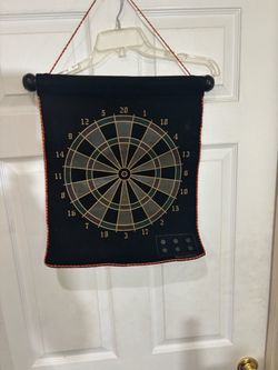 Magnetic Dart Board Roll-Up