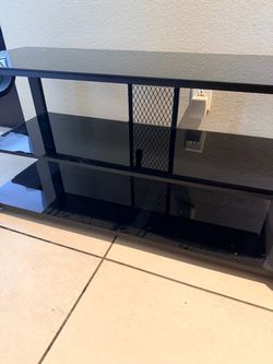 Entertainment shelf