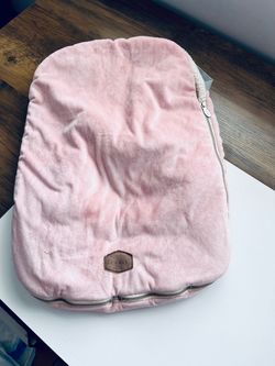 Car Seat Blanket JJ Cole. Baby Pink Color. Like brand new. Warm.