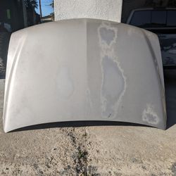 02 Chevy Tahoe Hood 