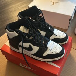 Nike Woman Dunk Mid size 6