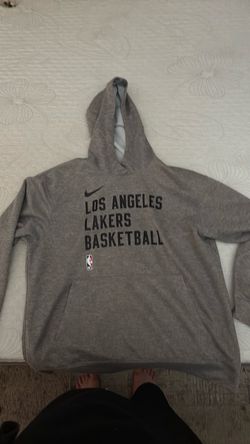 Men’s large lakers sweatshirt