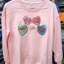 New Galantine Sweatshirt - Small / Light Pink
Galantine Sweatshirt Stay warm and stylish in our Galantine Sweatshirt. Made with a soft pink fabric