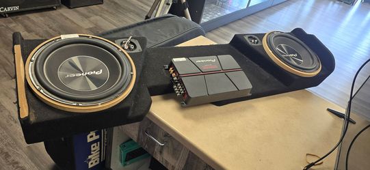Pioneer Dual Subwoofer Box with 1000W Amplifier