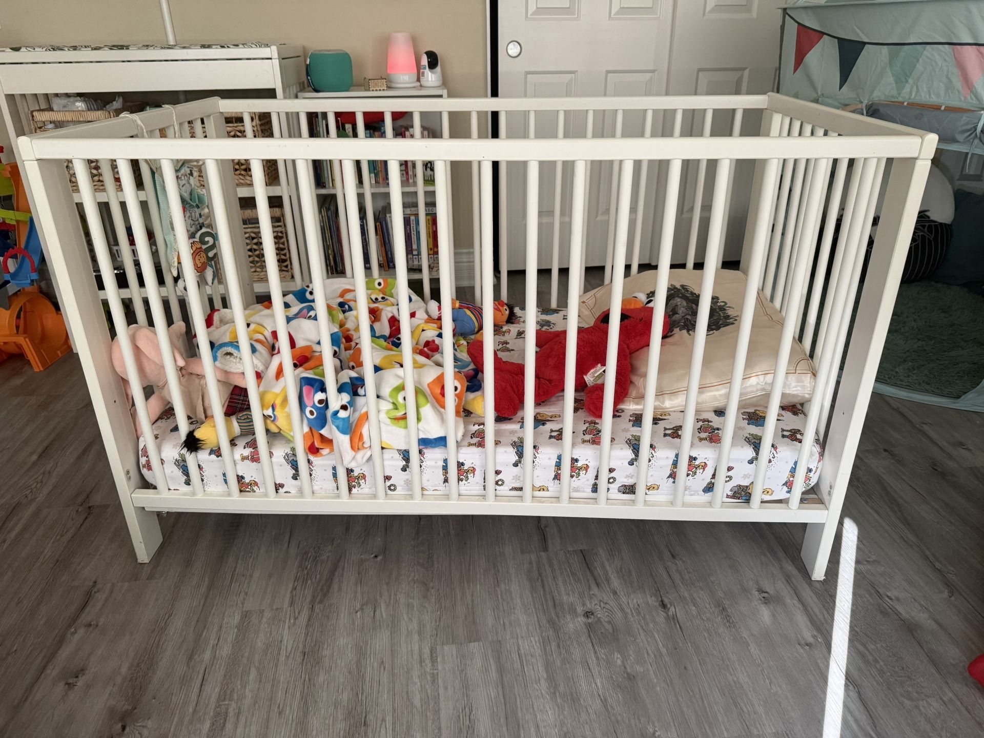 Ikea Crib And Changing Table
