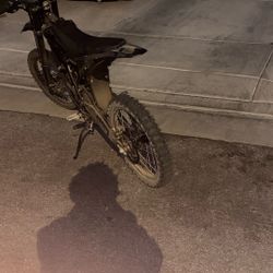 Brand New Ultra Bee (negotiable) No Scratches Jus A Little Thread On Throttle And Bent Bars