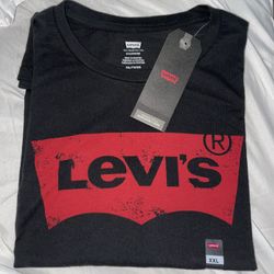 Brand New Levi’s XXL Short Sleeve Shirt