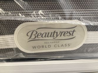 Queen Simmons Beautyrest Mattress. New In Plastic With Warranty! 
