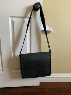 Louis Vuitton messenger back