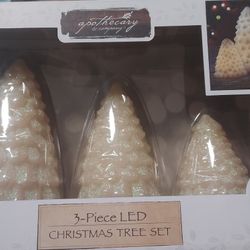 Apothecary & Company 3 piece Color Changing LED Christmas Tree Candle Set w 4 hour Timer Glitter NIB.  