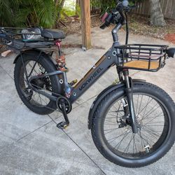 MOKWHEEL ELECTRIC BIKE 750 W PRICED TO SELL!!