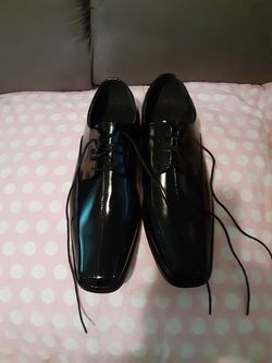 Dress shoes