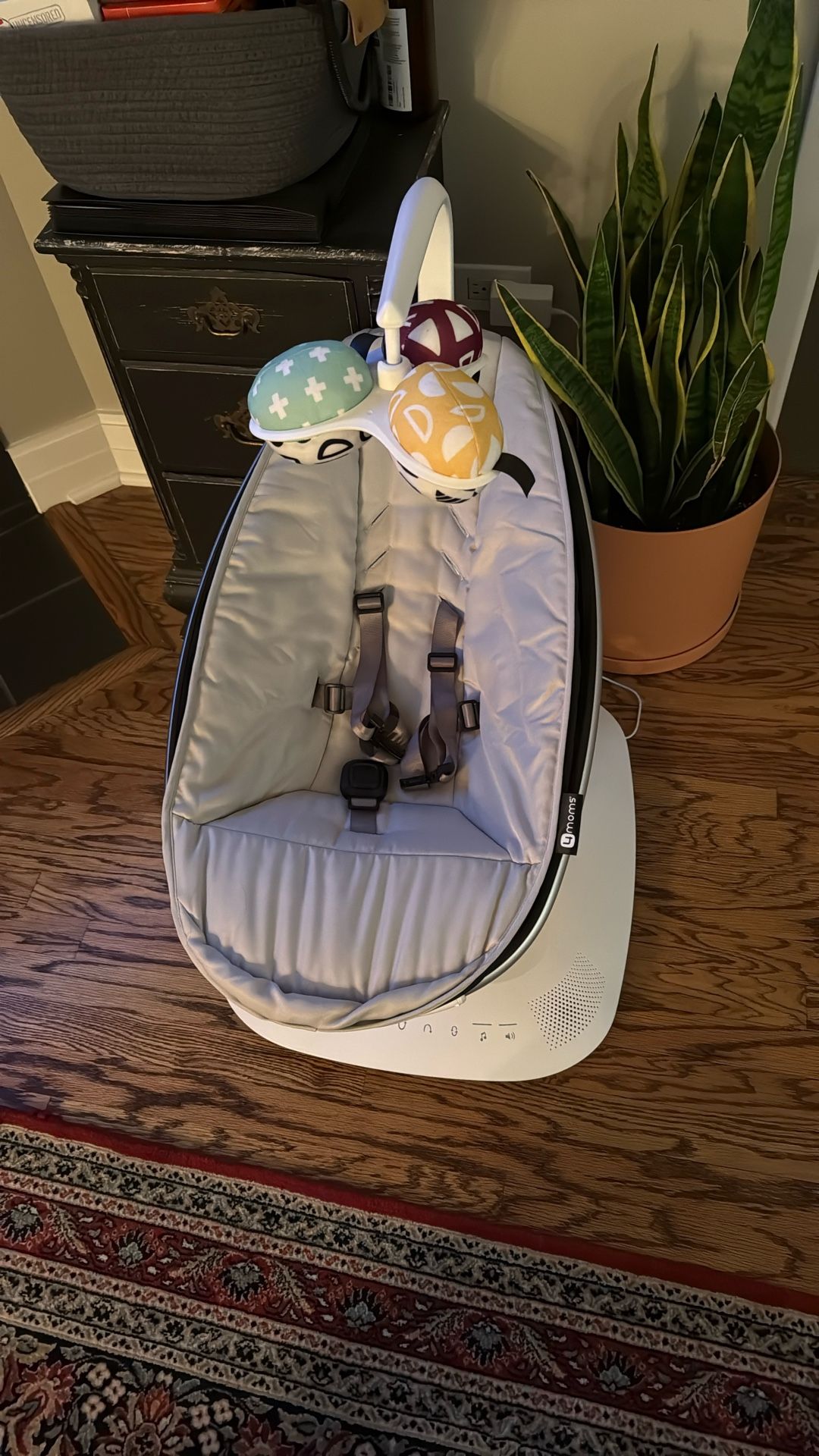 4moms MamaRoo Multi-Motion Baby Swing