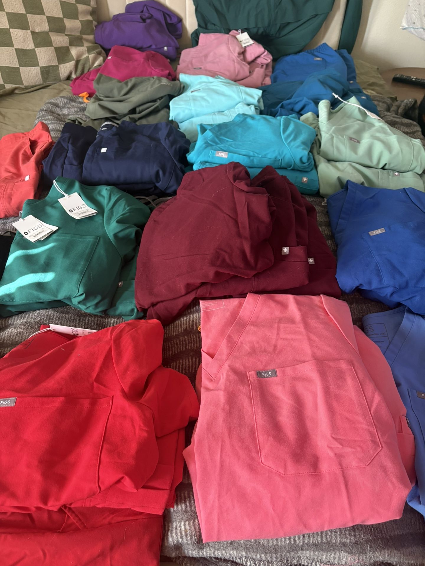 XXL And XL Woman’s Figs Scrubs Set 