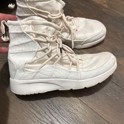 Nike Lace Up Lined Boots