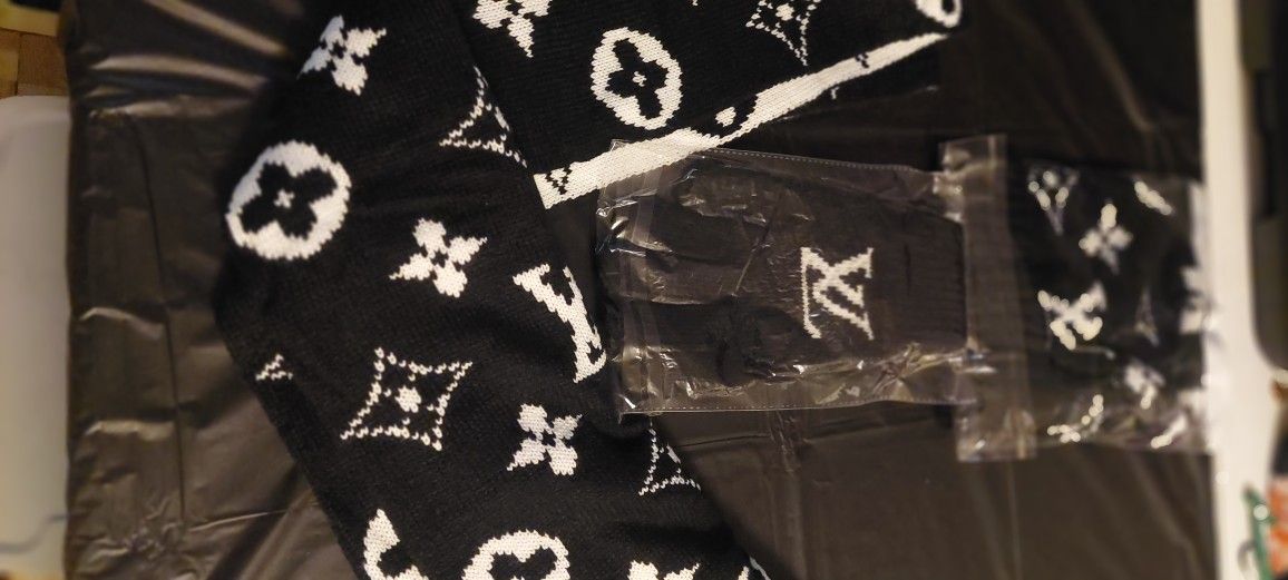 Scarf Set With Hat & Glove Unsex