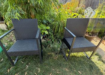 Set of 2 Wicker Patio Chairs. Read description