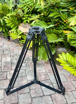 ⭕️ Vintage Heavy Duty Professional Video Tripod Stand 58” Tall