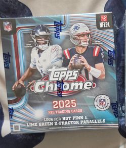 Topps Chrome - NFL Mega Box